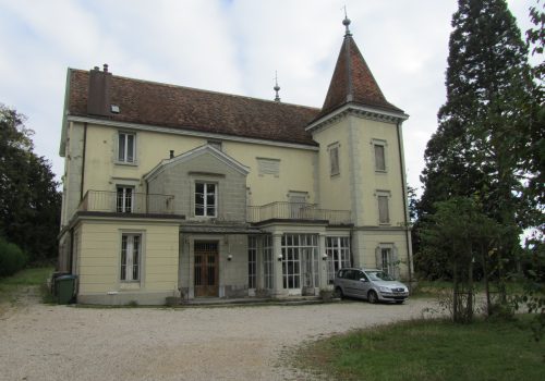 Devant du Château de Crissier Château de Crissier, vers Lausanne